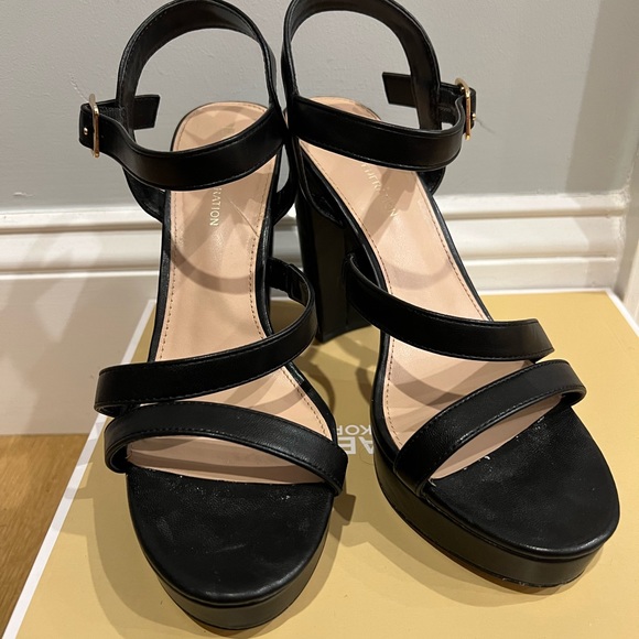 BGBGeneration Black Platform Sandals - Picture 2 of 3